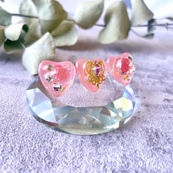 glass heart moisture pure pink Earrings 4枚目の画像