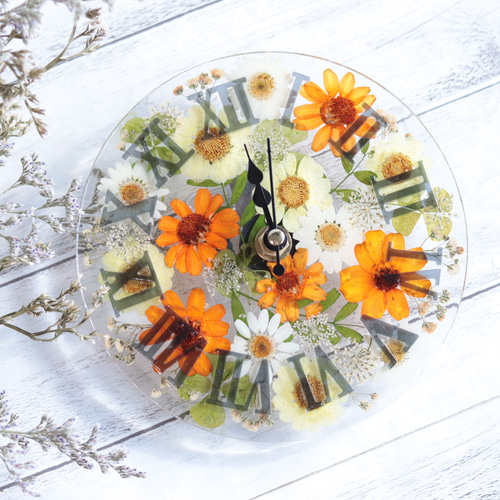 小花を閉じ込めて」“ノースポール&レースフラワー&クローバーの