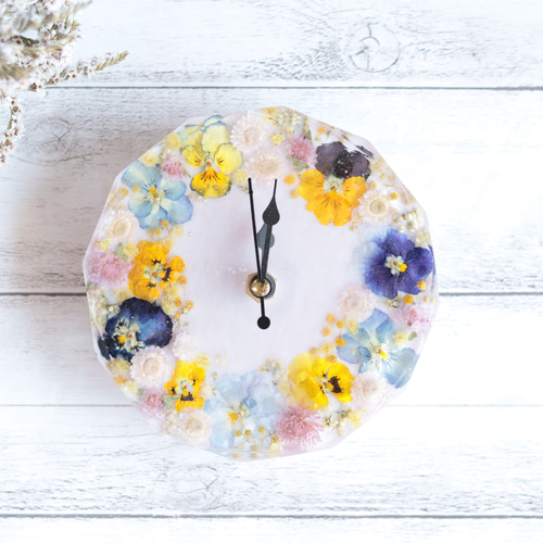 小花を閉じ込めて」“ノースポール&レースフラワー&クローバーの野花畑