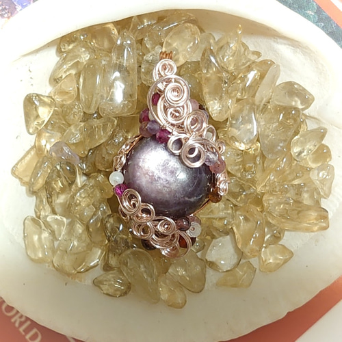 宝石質 レピドライト（リチア雲母）（14mm） ペンダント