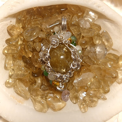 宝石質　ゴールデンマイカ（金雲母）（１４ｍｍ）　ペンダント 8枚目の画像