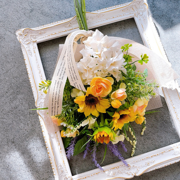 ひまわりとラベンダーのスワッグ　アーティフィシャルフラワー　向日葵の壁掛け　造花　誕生日　送別　花束　 5枚目の画像