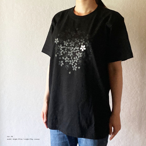 黒桜 - 和風 ハイクオリティ黒Tシャツ / 5.6oz / Synonym