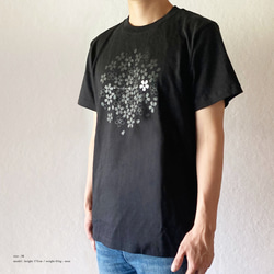 黒桜 - 和風 ハイクオリティ黒Tシャツ / 5.6oz / Synonym & UnitedAthle 8枚目の画像