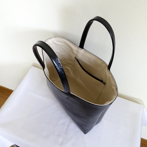 2711)牛革☆ツヤのある黒革☆シンプルトート3 トートバッグ kazun 通販