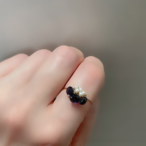 14kgf］Three Petals - アイオライトと淡水パールのワイヤーリング