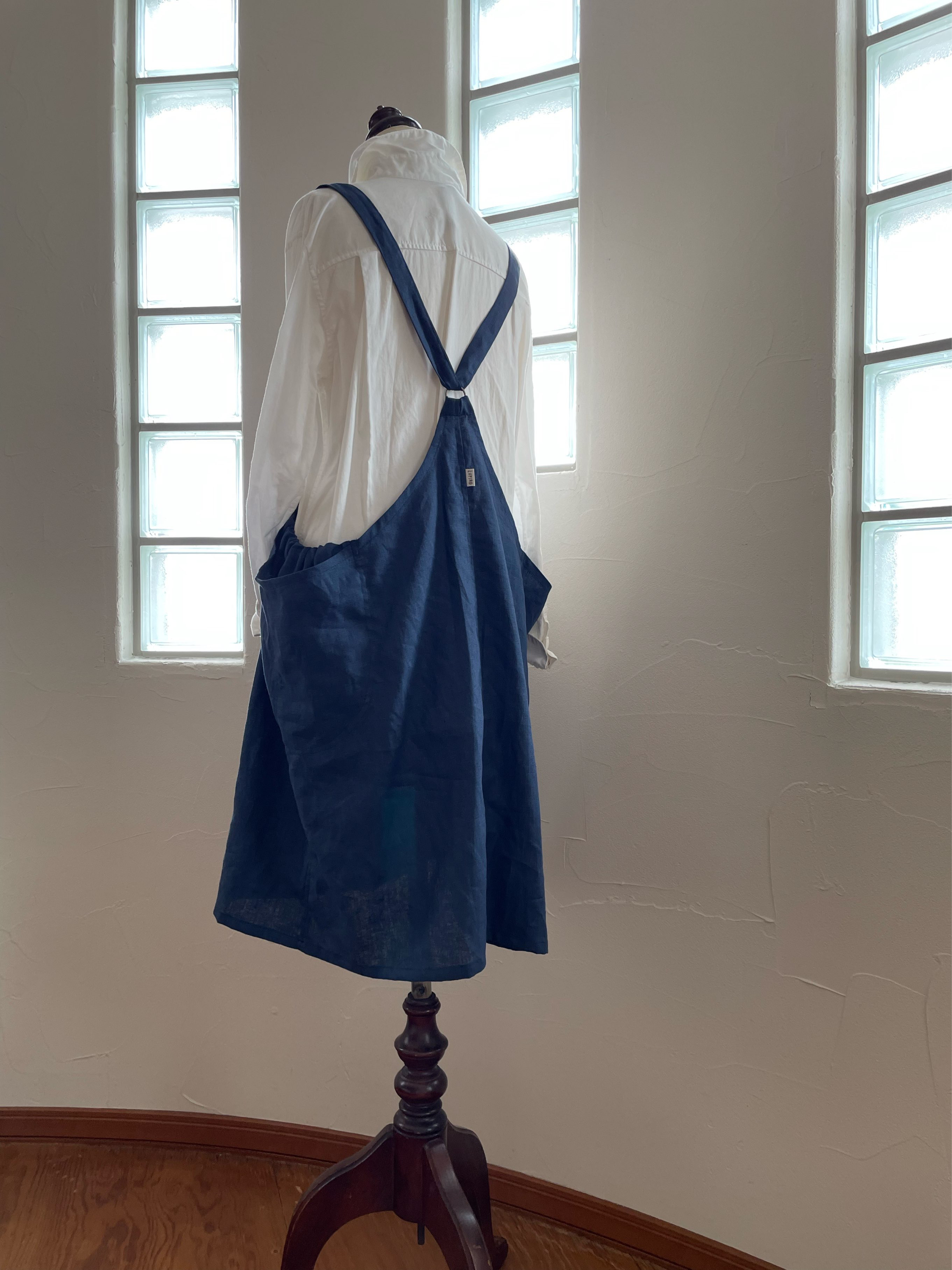 M ◆麻100％　藍色　紺　ネイビー　麻100％　リネン　エプロン　ワンピース　カフェ　キッチン　仕事