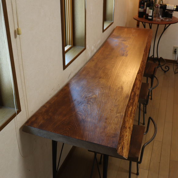 ｗ1945一枚板国産のヒノキ　カウンターテーブル　 カフェ ダイニングテーブル　在宅勤務　テレワーク　アンティーク風 4枚目の画像
