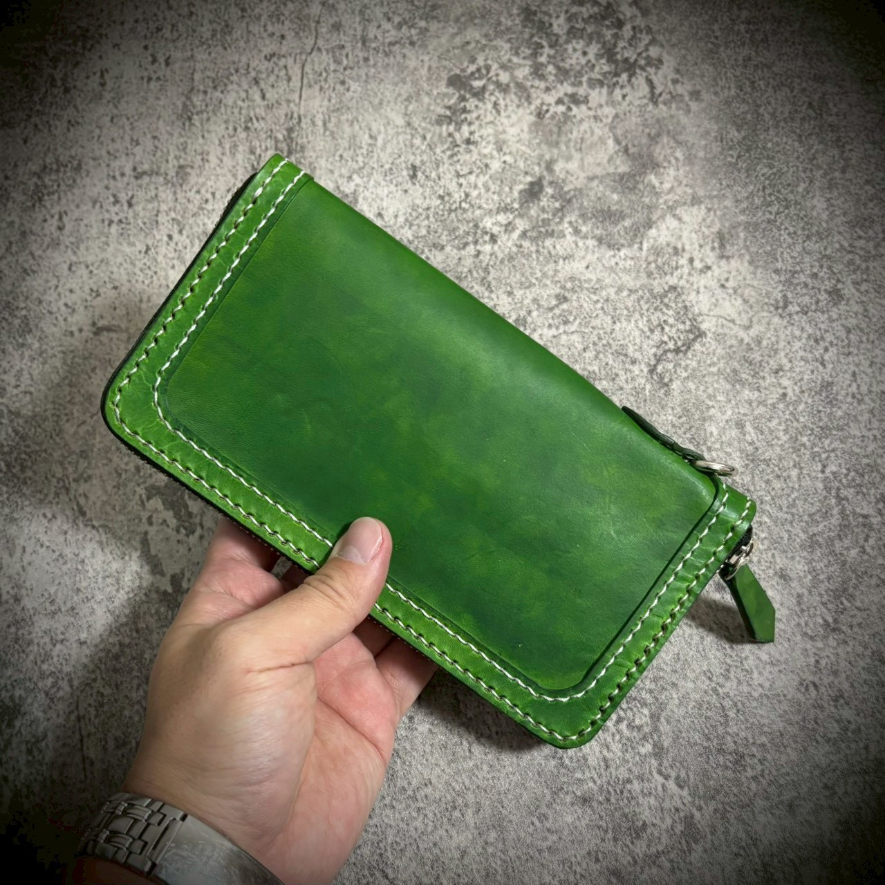 経年変化を楽しむ 総手縫い 長財布 フルレザー ラウンドファスナー 本革 牛革 ナチュラル ヌメ 革財布 グリーン 緑