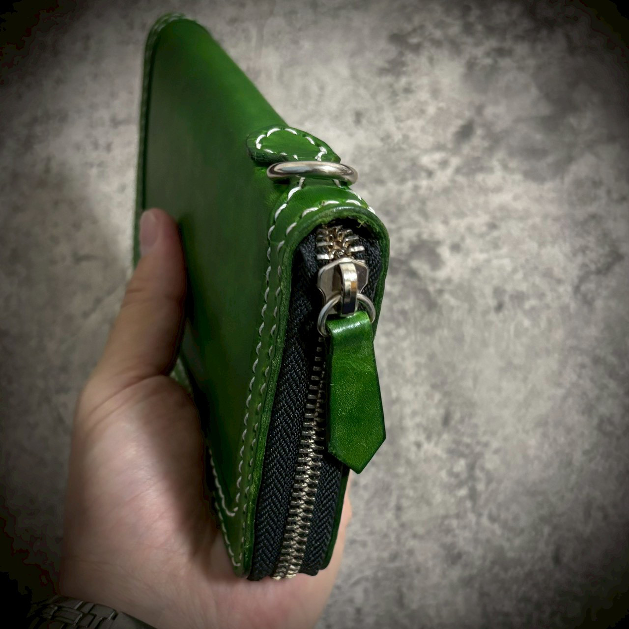 経年変化を楽しむ 総手縫い 長財布 フルレザー ラウンドファスナー 本革 牛革 ナチュラル ヌメ 革財布 グリーン 緑