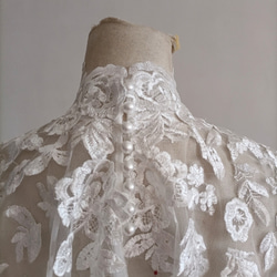 優雅上衣，披肩式波萊羅婚紗，透明花朵蕾絲，包扣 第8張的照片