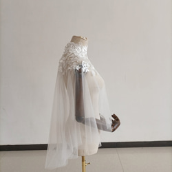 優雅上衣，披肩式波萊羅婚紗，透明花朵蕾絲，包扣 第5張的照片