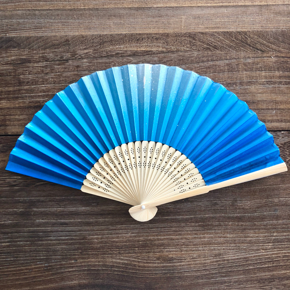 夏の涼しげ扇子 海×魚×上昇「Rising」 浴衣 AKI SPRAY PAINT 通販