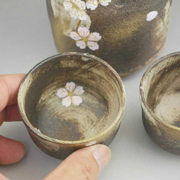 ◆商品番号 5388 　花かがり酒器揃え 八幡 3枚目の画像