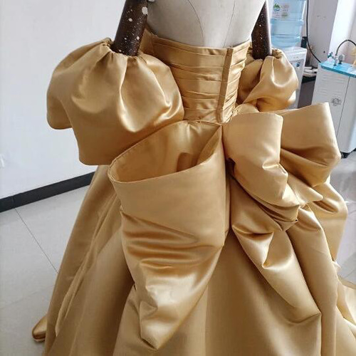 イエローカラードレス ウエディング ベアトップ 取り外しパフスリーブ  