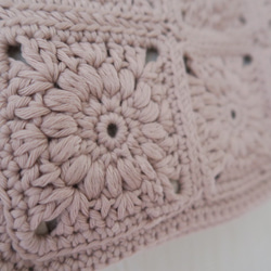 フラワーモチーフのバッグ　ベビーピンク　横長　手編み　コットン糸 5枚目の画像