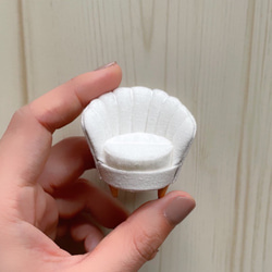 ミニチュアシェルソファのリングスタンド リングピロー  一人がけ ホワイト 3枚目の画像