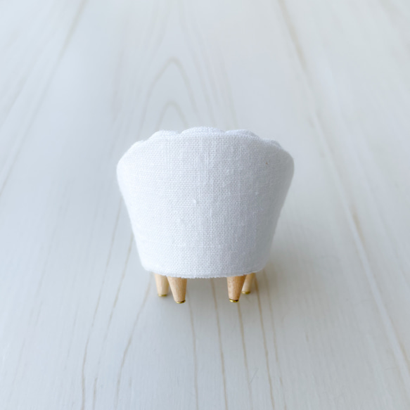 ミニチュアシェルソファのリングスタンド リングピロー  一人がけ ホワイト 9枚目の画像