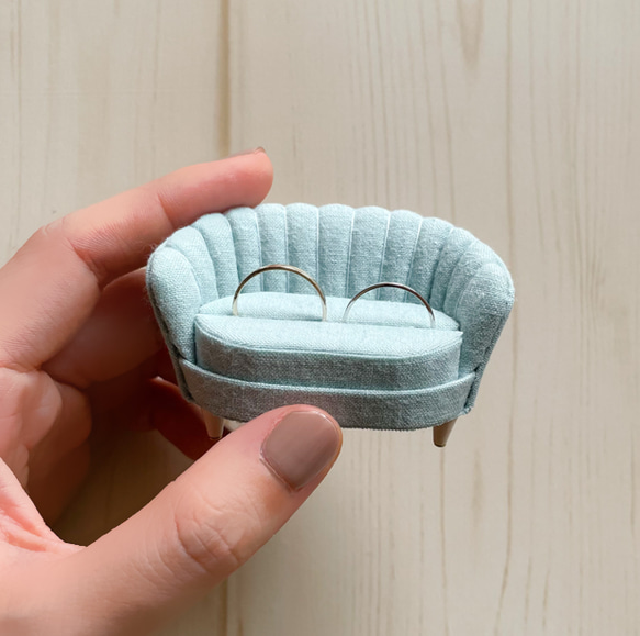 ミニチュアシェルソファのリングスタンド リングピロー 二人がけ　ライトブルー 8枚目の画像
