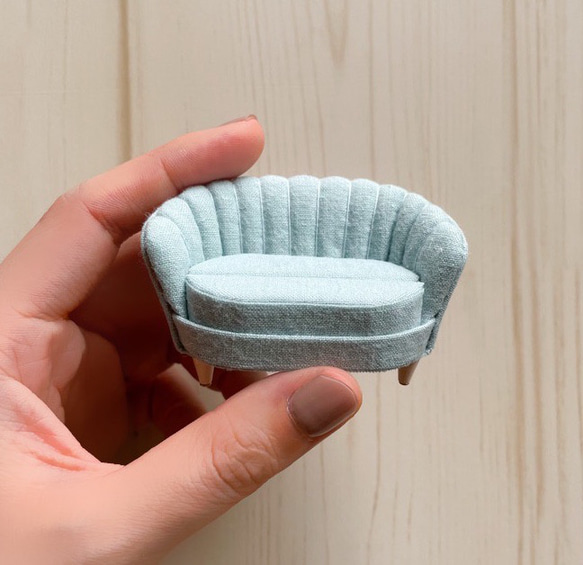 ミニチュアシェルソファのリングスタンド リングピロー 二人がけ　ライトブルー 3枚目の画像