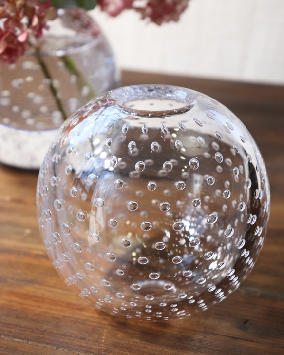 「小さな泡の花器LL」カスミソウ インテリア 透明感 ドット クリスタルガラス 泡の水玉模様 一輪挿し ナチュラル 6枚目の画像