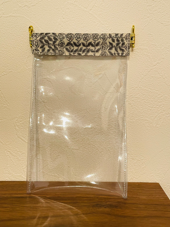 【新作】スマホポシェット リバティ ベッツィー使用 PVC バネ口  スマホポーチ 15枚目の画像