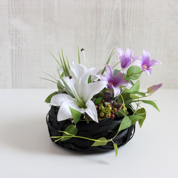 お供え花 仏花 クレマチスと百合アレンジ 【公式通販】