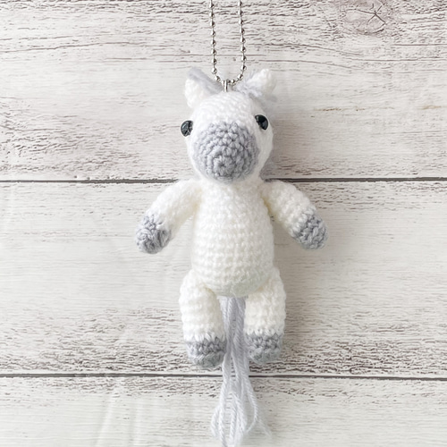 受注制作】お馬さんのあみぐるみストラップ【芦毛】 キーホルダーや