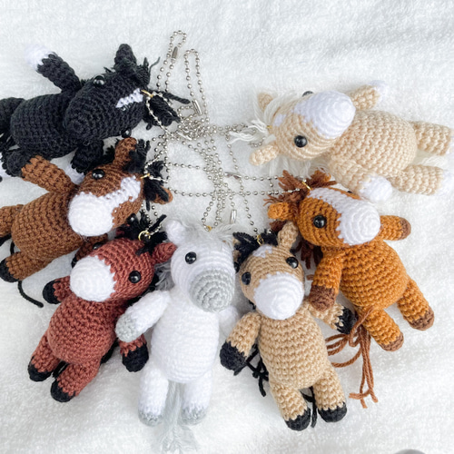 受注制作】お馬さんのあみぐるみストラップ【芦毛】 キーホルダーや