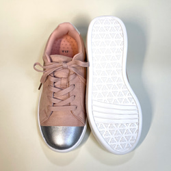 非常輕便！麂皮雙色運動鞋（淡粉色 x 銀色）23.0〜24.0cm 第5張的照片