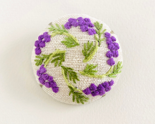 (週末のみSale)立体刺繍 リースブローチ リース刺繍ブローチ ブローチ ai ann 通販 10796048
