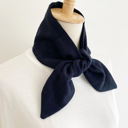 ターバンにもなる夏のスカーフ♡ 保冷剤が2個入るポケット付きで涼しく使えるネッククーラー　ヘアバンド　ネイビー 7枚目の画像