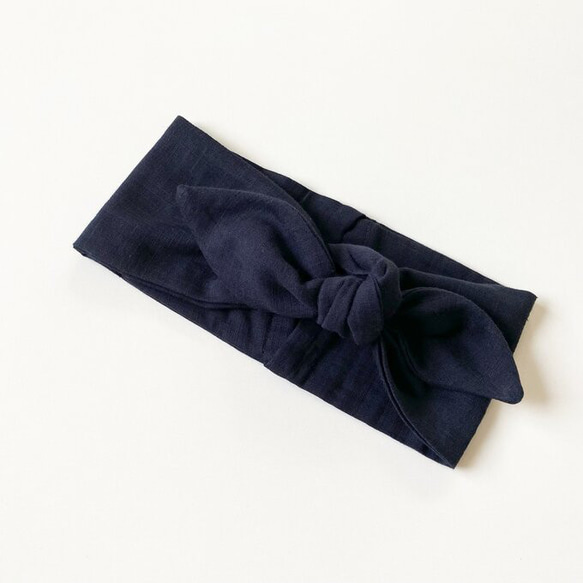 ターバンにもなる夏のスカーフ♡ 保冷剤が2個入るポケット付きで涼しく使えるネッククーラー　ヘアバンド　ネイビー 10枚目の画像