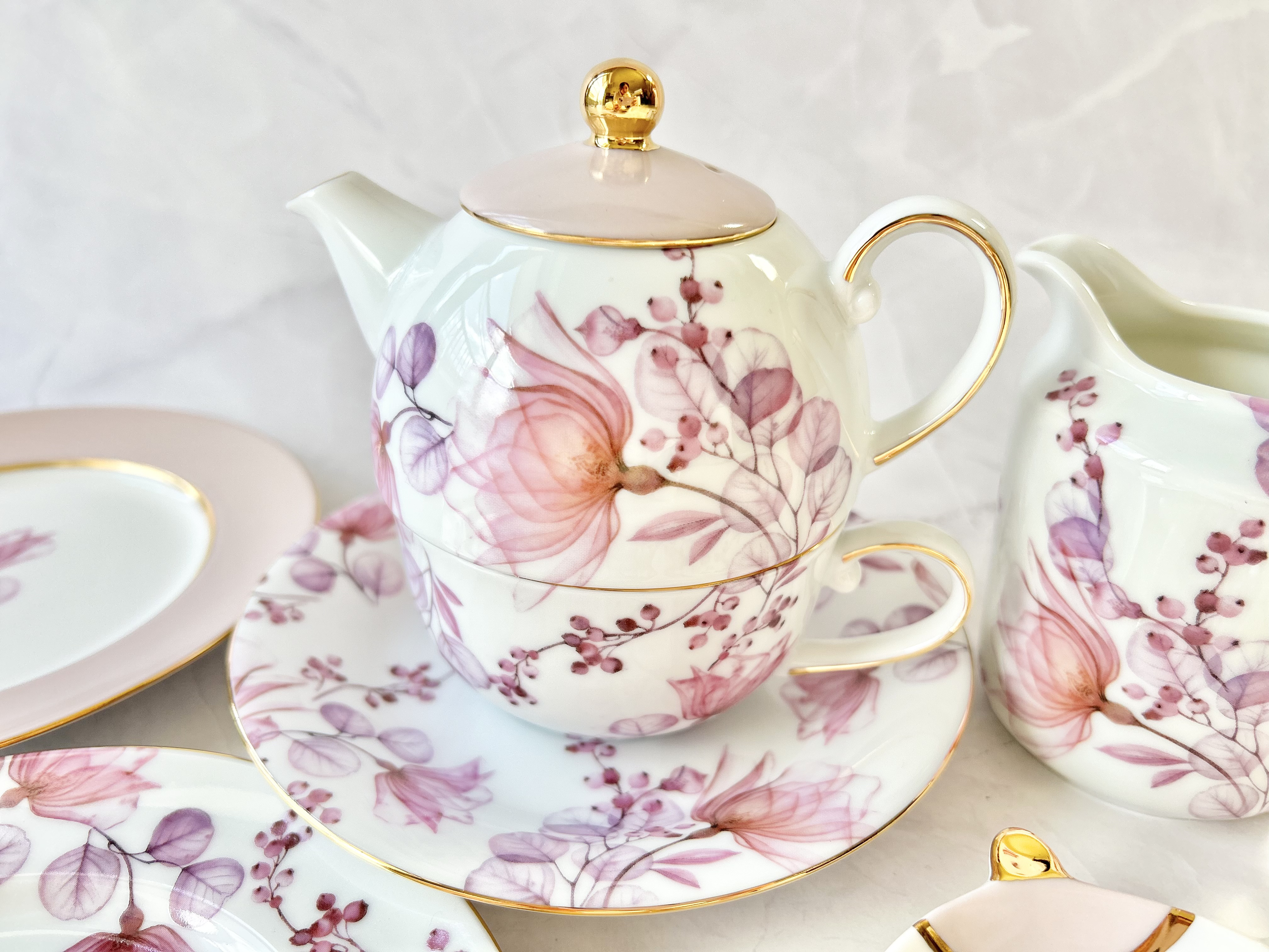 くすみピンクの花柄ティーフォーワン ポット・急須 ℒ𝓊𝒸𝒾ℴ𝓁ℯ