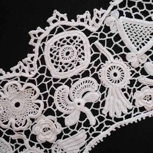 アイリッシュクロッシェレース編みの白いバラのつけ襟 irish crochet