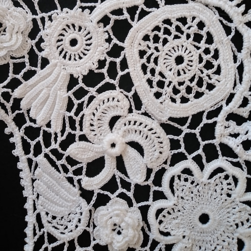 アイリッシュクロッシェレース編みの白いバラのつけ襟 irish crochet