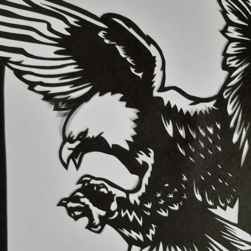 美品　希少　切り絵 鷲と松の絵　絵画　美術品　大幅値下げ 切り絵 鷲と松の絵（神戸ファッション美術館は、11月18日(土