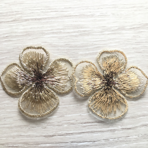 【送料無料】刺繍フラワーレース  オーガンジー  花芯入り 4pcs 3枚目の画像