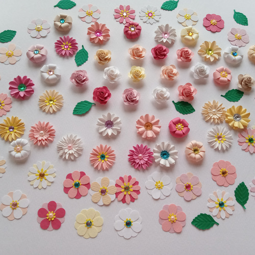 ピンク、白色系 ペーパーフラワー詰め合わせ 30個 葉30個 クラフト