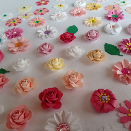 ピンク、白色系 ペーパーフラワー詰め合わせ 30個 葉30個 クラフト