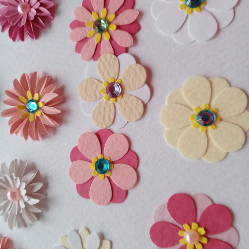 ピンク、白色系 ペーパーフラワー詰め合わせ 30個 葉30個 クラフト