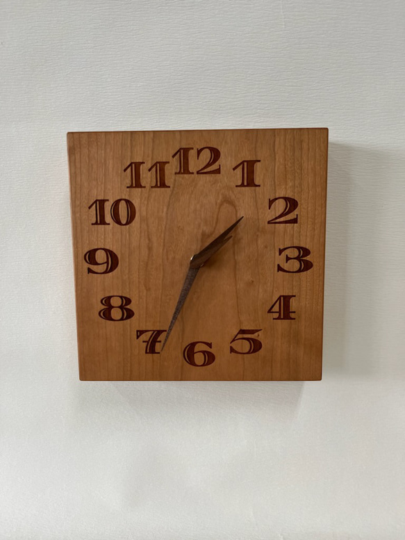 木の時計＜本桜＞・置き時計掛け時計sac-176　木製時計 1枚目の画像
