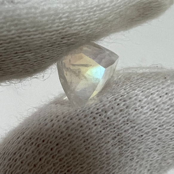 レインボーアンデシンラブラドライト ルース　約2.1ct レインボーアンデシンラブラドライト 長石 フェルドスパー 1ct 一般的に