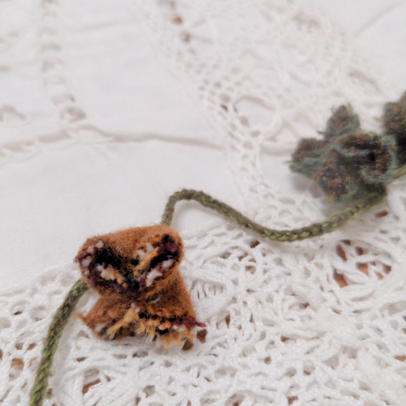 ウールのお花のラリエット 10枚目の画像