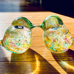 虹色の小鳥ガラススノードーム 9枚目の画像