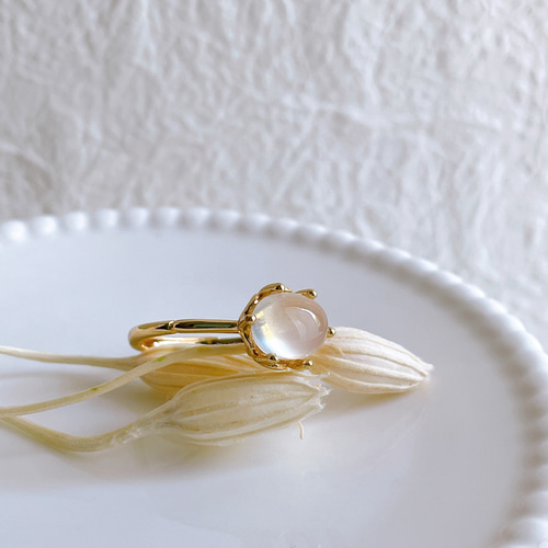 淡い白さが綺麗˚✧キャッツアイムーンストーンのリング 指輪 淡い白さが綺麗˚✧キャッツアイムーンストーンのリング 指輪