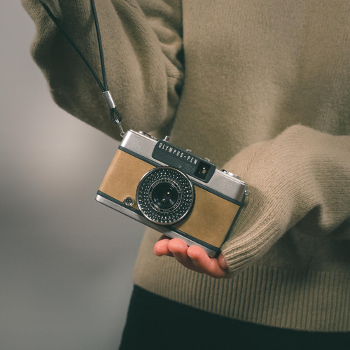 ヴィンテージ】レトロフィルムカメラ オリンパス PEN EE-2 Pistachio