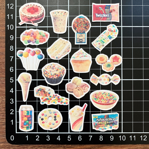 60枚！イラストカラフルスイーツフレークシール シール・ステッカー mm