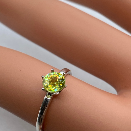 ☆SO☆スフェーンリング①～グリーン系（0.68ct） 指輪・リング らん
