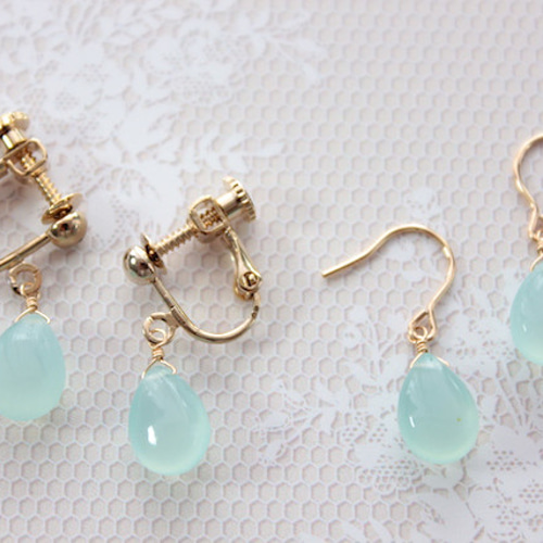 14kgf シーブルーカルセドニーの一粒ピアス／イヤリング ピアス